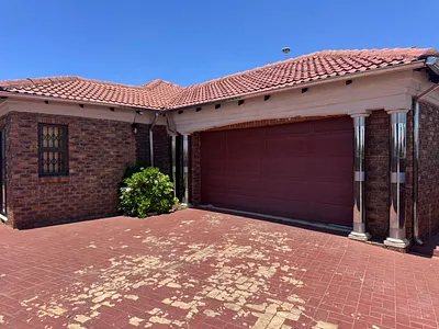 3 Bedroom House For Sale in Boksburg - v1sW.webp