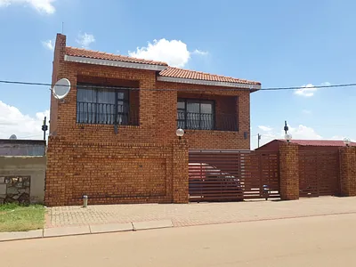 5 Bedroom House For Sale in Alberton - i3YT.webp