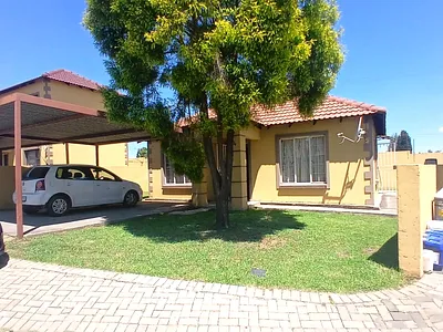 2 Bedroom House For Sale in Germiston - 1eWx.webp
