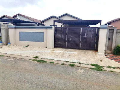3 Bedroom House For Sale in Boksburg - 2p3M.webp