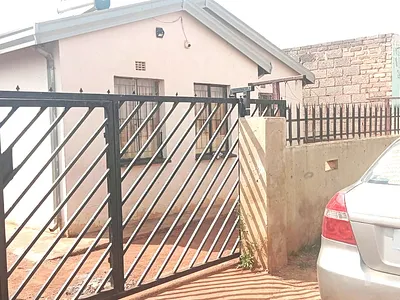 4 Bedroom House For Sale in Katlehong - rxGr.webp