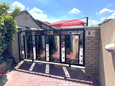 3 Bedroom House For Sale in Boksburg - 5Rry.webp