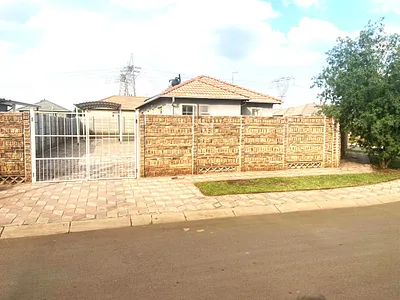 3 Bedroom House For Sale in Alberton - img