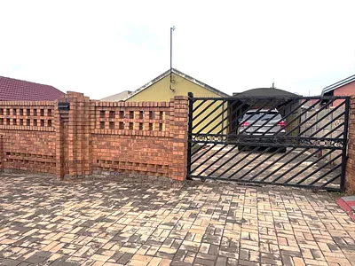 4 Bedroom House For Sale in Boksburg - img