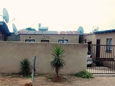 9 Bedroom House For Sale in Kempton Park - img