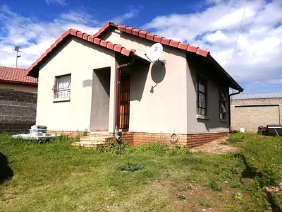 2 Bedroom House For Sale in Randburg - eOj3.webp