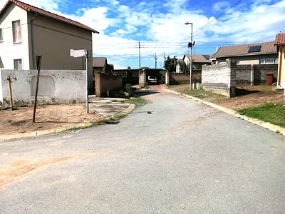 2 Bedroom House For Sale in Randburg - yORj.webp