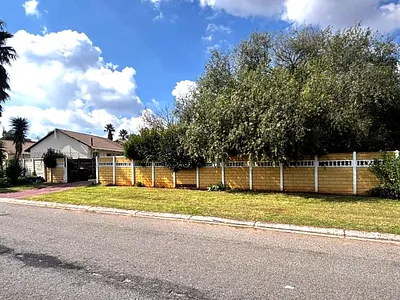 3 Bedroom House For Sale in Brakpan - H5ZA.webp
