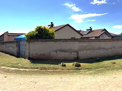 4 Bedroom House For Sale in Germiston - QWqs.webp