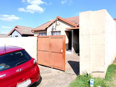 3 Bedroom House For Sale in Clayville, Midrand - dEpx.webp