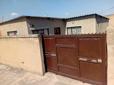 6 Bedroom House For Sale in Midrand - img