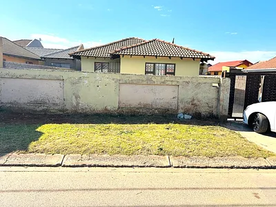 3 Bedroom House For Sale in Soweto - img