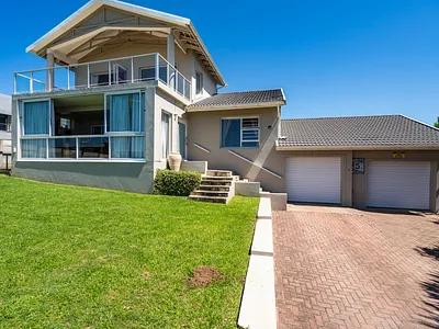 3 Bedroom House For Sale in Port Alfred - RG0m.webp