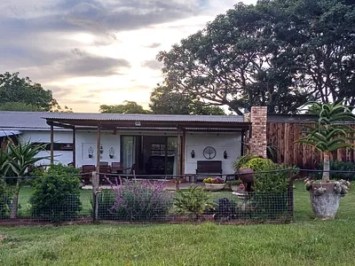 2 Bedroom House For Sale in Bathurst - img