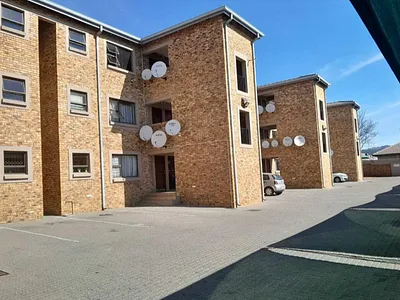 2 Bedroom Apartment For Sale in Alberton - zRsV.webp
