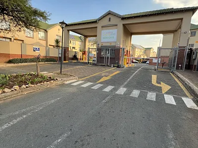 2 Bedroom Apartment For Sale in Kempton Park - dPWB.webp