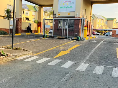 2 Bedroom Apartment For Sale in Kempton Park - w7CG.webp