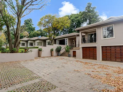 4 Bedroom House For Sale in Bedfordview - ZXNB.webp