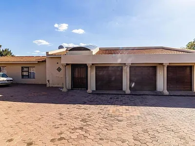 3 Bedroom House For Sale in Johannesburg - WNg3.webp