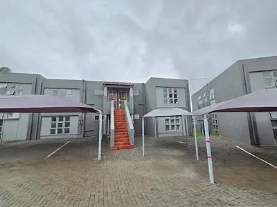 2 Bedroom Townhouse For Sale in Johannesburg - uMdJ.webp