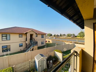 2 Bedroom Apartment For Sale in Boksburg - enFq.webp