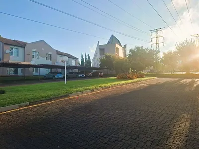2 Bedroom House For Sale in Johannesburg - fUsq.webp
