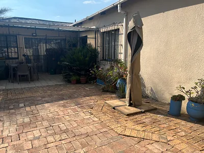 3 Bedroom House For Sale in Johannesburg - ChzL.webp