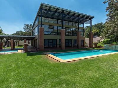 2 Bedroom Townhouse For Sale in Johannesburg - mUW4.webp
