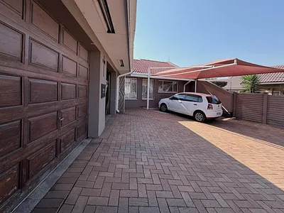 4 Bedroom House For Sale in Alberton - TWkr.webp