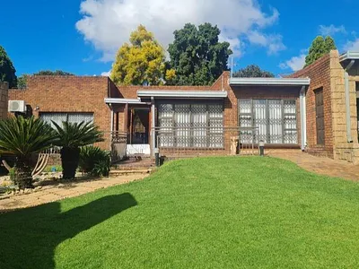 3 Bedroom House For Sale in Johannesburg - wAzs.webp