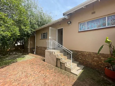 4 Bedroom House For Sale in Johannesburg - Qp3u.webp