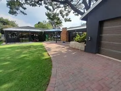 4 Bedroom House For Sale in Alberton - 8VVC.webp