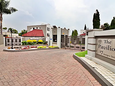 3 Bedroom Townhouse For Sale in Edenvale - img