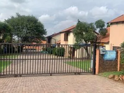 3 Bedroom House For Sale in Johannesburg - 7QaV.webp