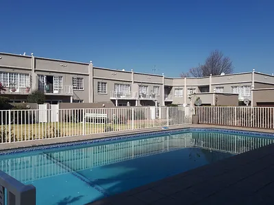 3 Bedroom Townhouse For Sale in Edenvale - d6n5.webp