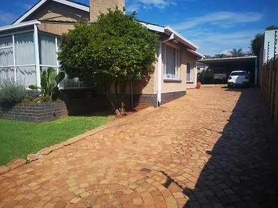 3 Bedroom House For Sale in Germiston - TurB.webp