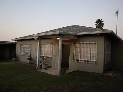 3 Bedroom House For Sale in Johannesburg - 2sr4.webp