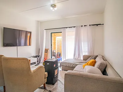 2 Bedroom Apartment For Sale in Germiston - nBDf.webp