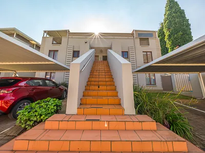 3 Bedroom Townhouse For Sale in Bedfordview - NGqb.webp