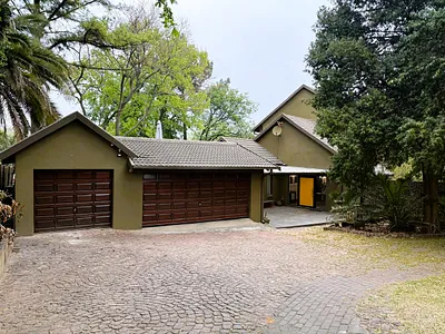 3 Bedroom House For Sale in Sandton - Rkb6.webp