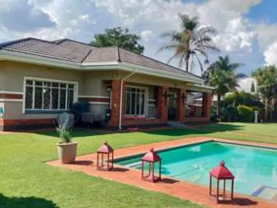 3 Bedroom House For Sale in Brakpan - WU2I.webp