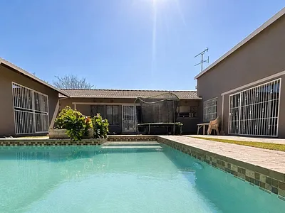 5 Bedroom House For Sale in Alberton - 9V1E.webp
