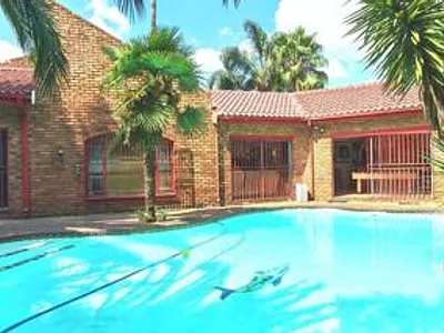 4 Bedroom House For Sale in Boksburg - 6efQ.webp
