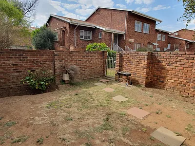 3 Bedroom Townhouse For Sale in Alberton - lknU.webp