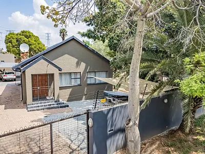 4 Bedroom House For Sale in Edenvale - img