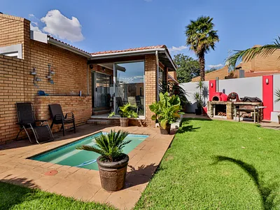 4 Bedroom Townhouse For Sale in Alberton - rM00.webp