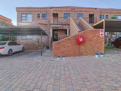 2 Bedroom Townhouse For Sale in Johannesburg - Yt45.webp