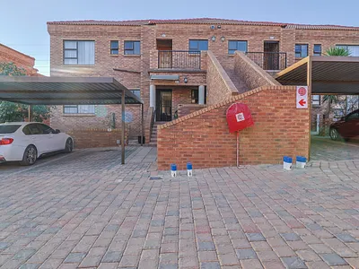 2 Bedroom Townhouse For Sale in Johannesburg - rmMI.webp