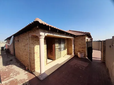 3 Bedroom House For Sale in Johannesburg - LVC5.webp