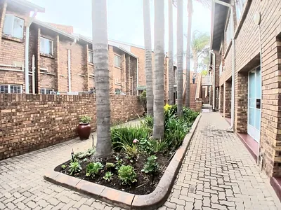 3 Bedroom Townhouse For Sale in Edenvale - FSCG.webp